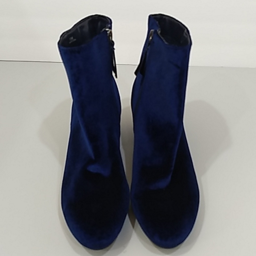 ATTENTION WOMEN VELVET ANKLE BOOTS SIZE 11M